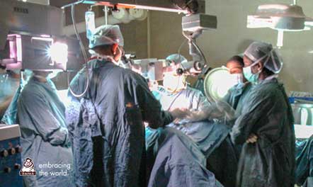 Surgeons perform surgery on pregnant woman