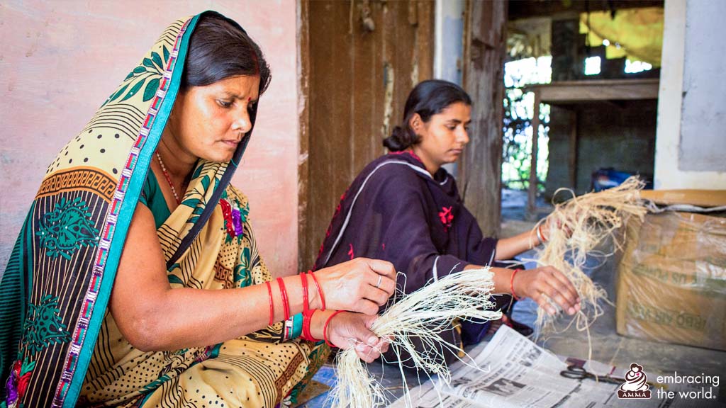 Women sort banana fiber