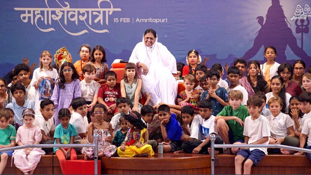Amma with children