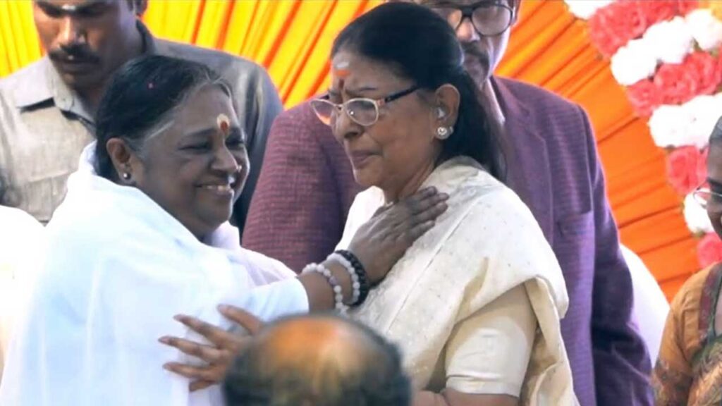 Meeting-Amma-and-being-in-her-presence-was-the-most-emotional-moment-of-my-life-Sharada.jpg