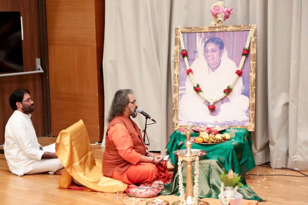 Swamiji leads archana