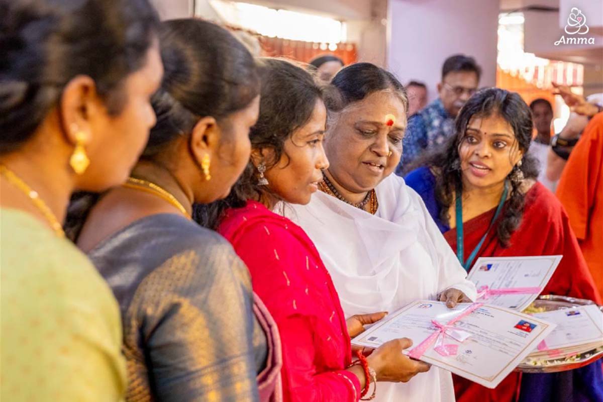 Amma with women