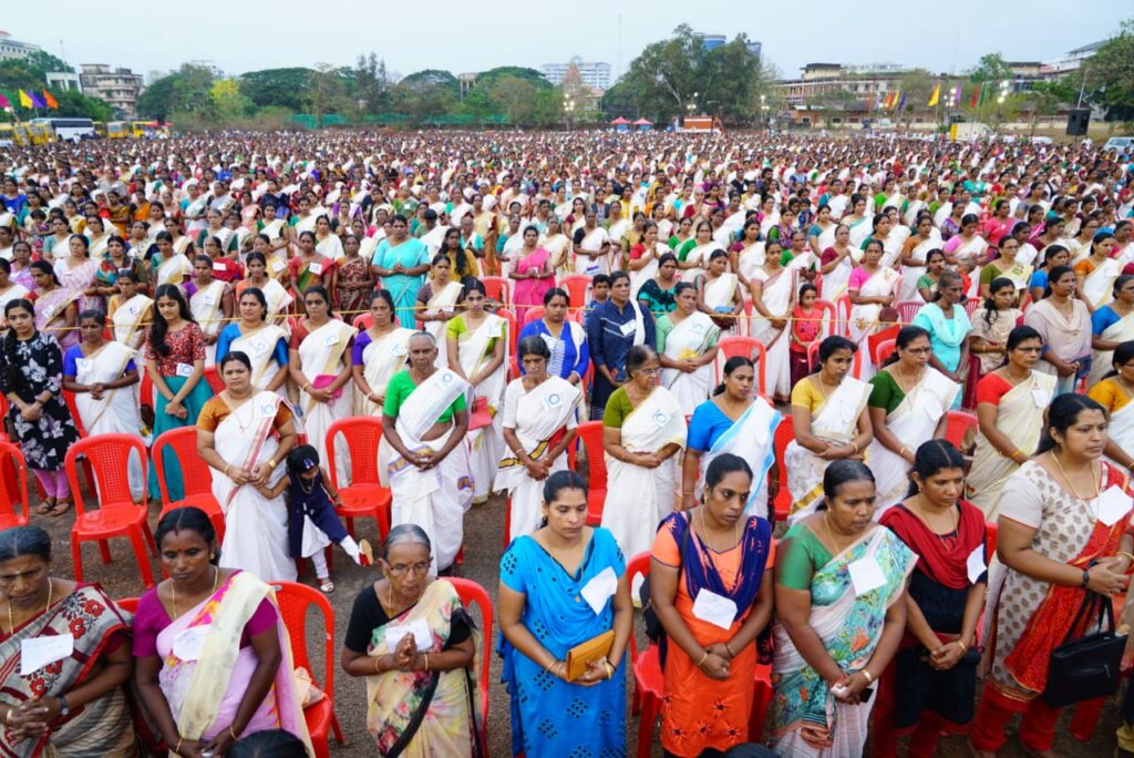 Huge crowds gather