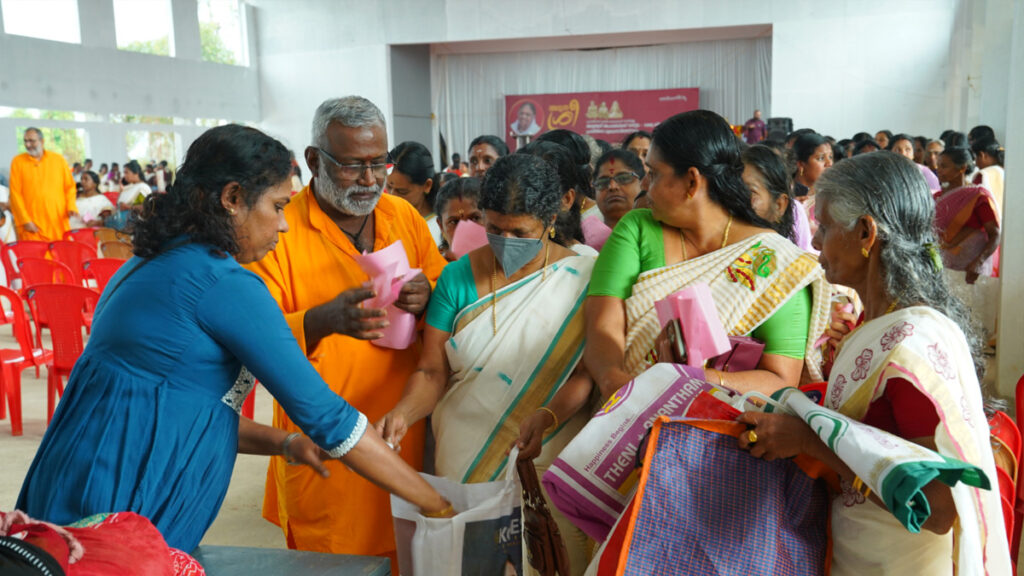 SHG women receive additional items in their kits.