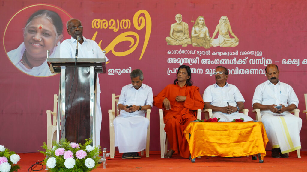 MM Mani, Kerala MLA (CPIM) speaks at the podium.