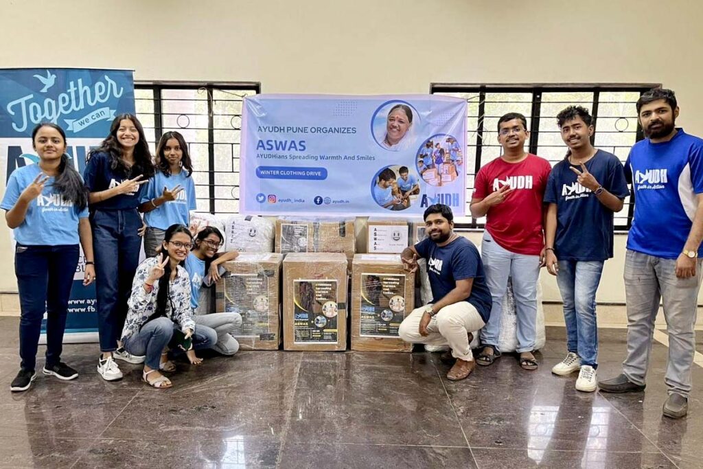 Volunteers in Pune with boxes