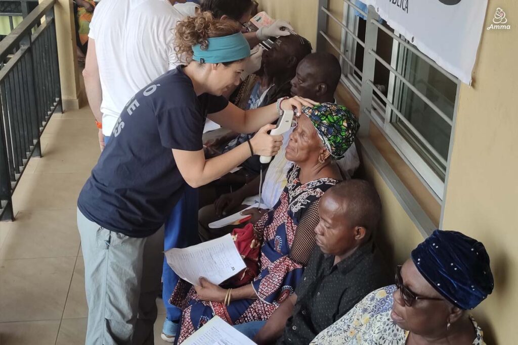 Examination of a patient before cataract surgery