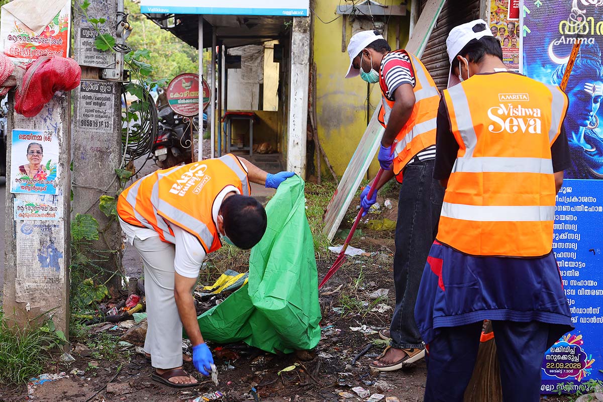 youth pick up trash