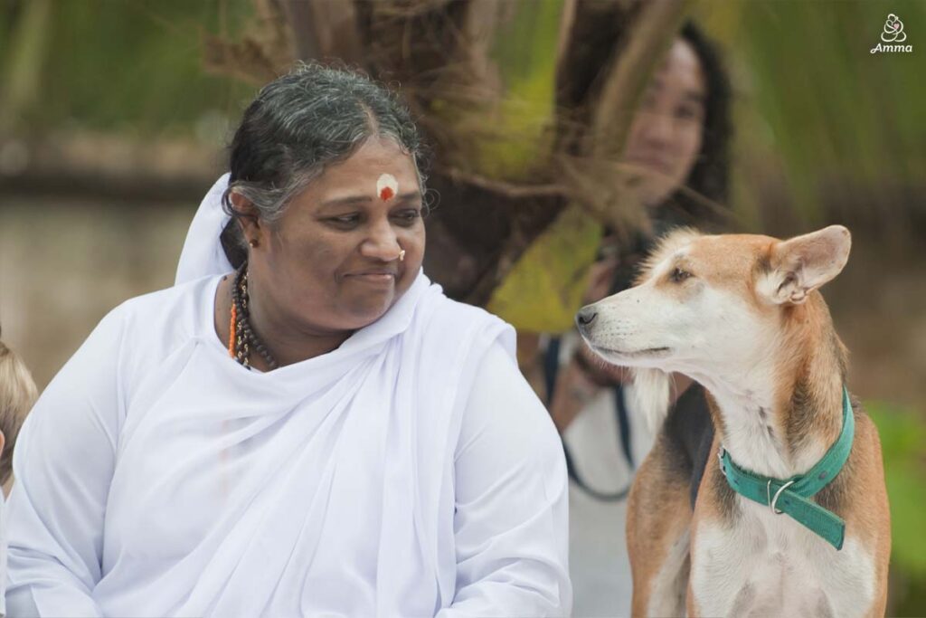 Amma smiling with Tumban