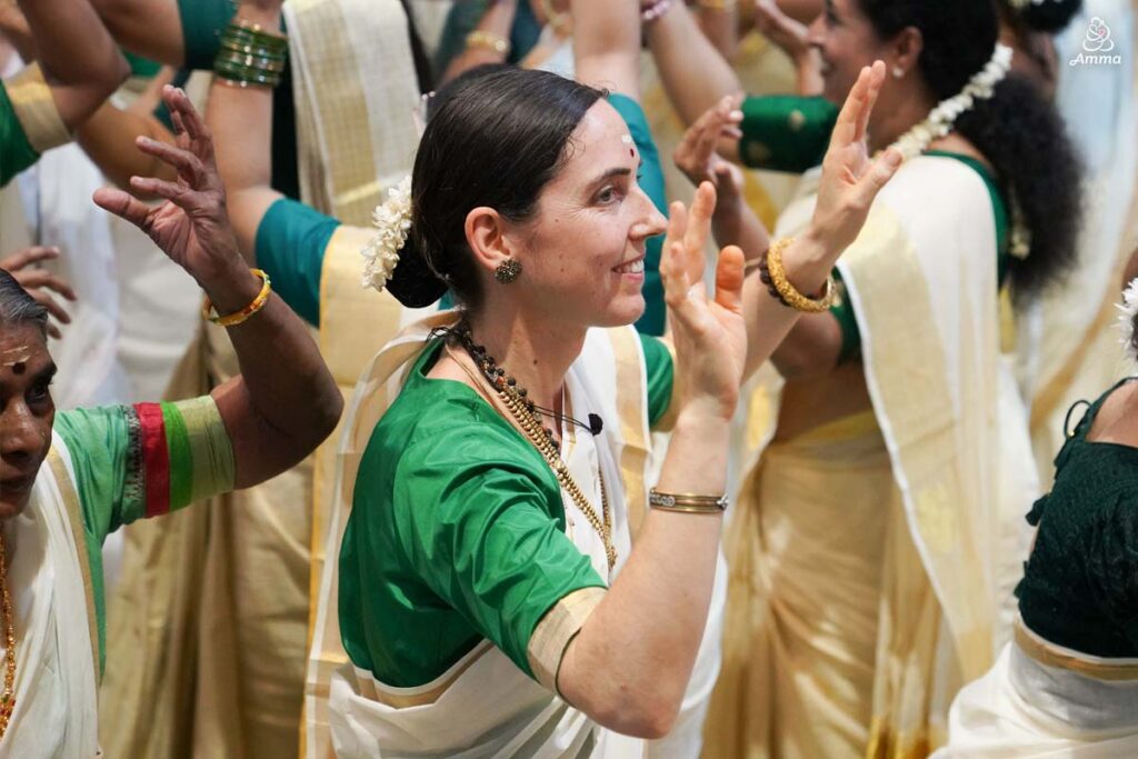 A Dutch resident dances the thiruvathira