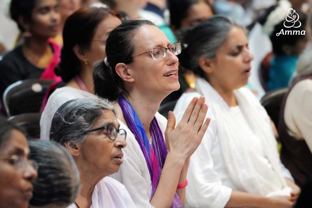 Women listening to the bhajans